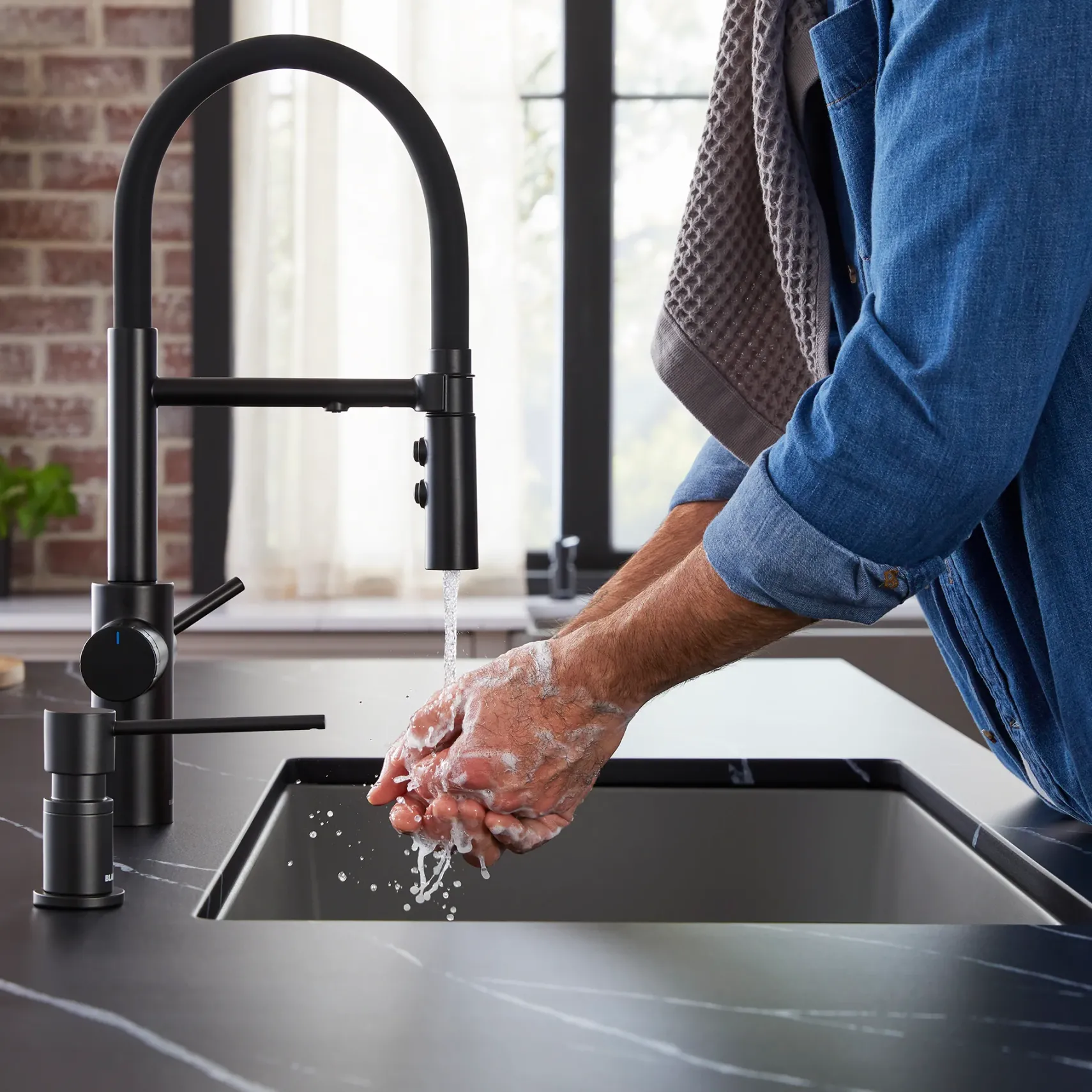 Blanco Catris Flexo Filter-Ready Semi-Pro Pull-Down Dual-Spray Kitchen Faucet, Matte Black, 1.5 GPM, Brass, 442992