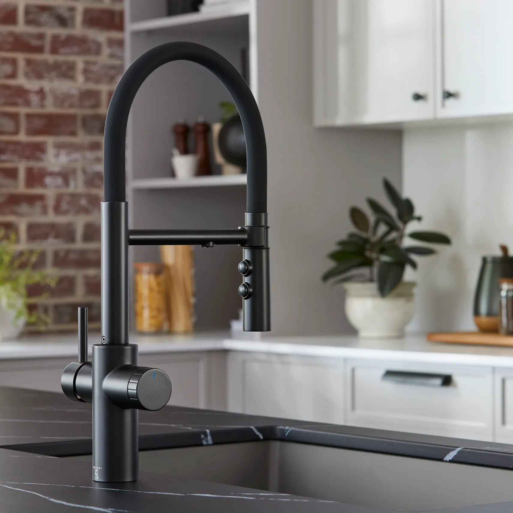 Blanco Catris Flexo Filter-Ready Semi-Pro Pull-Down Dual-Spray Kitchen Faucet, Matte Black, 1.5 GPM, Brass, 442992
