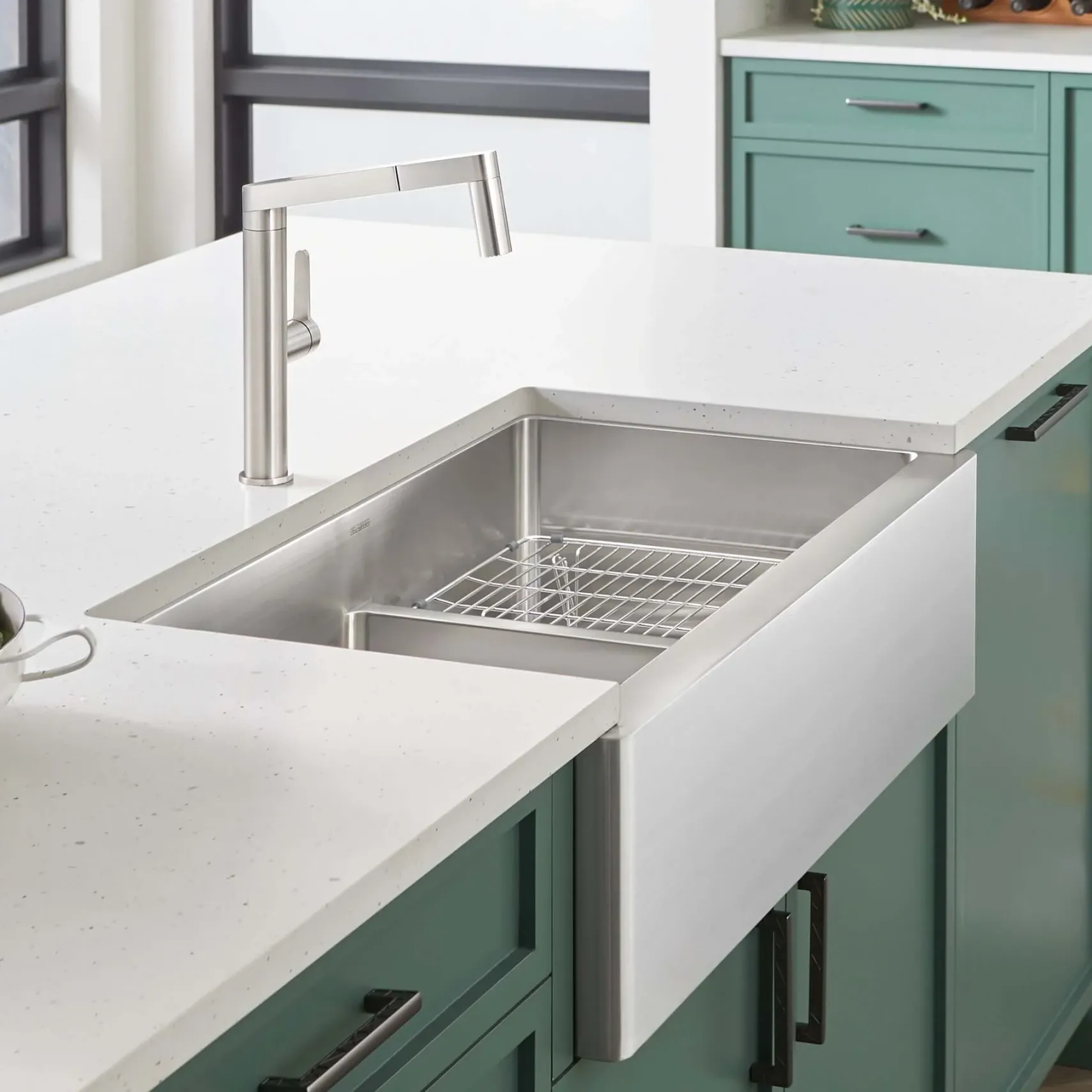 Blanco Quatrus 33" Stainless Steel Farmhouse Sink, 60/40 Double Bowl, 18 Gauge, Satin Polish, 525242
