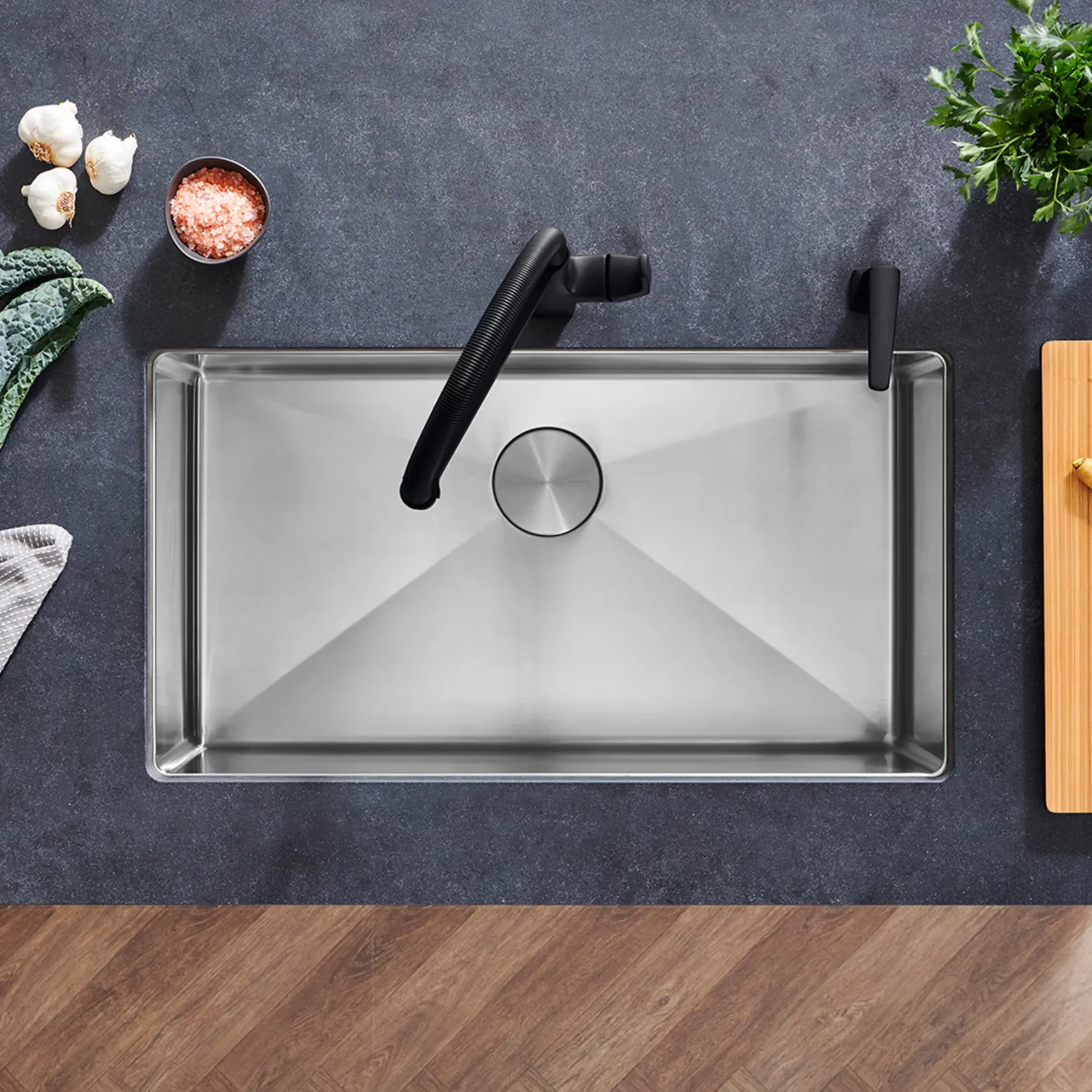 Blanco Quatrus 32" Undermount Stainless Steel Kitchen Sink, Satin Polish, 18 Gauge, No Faucet Hole, 443148