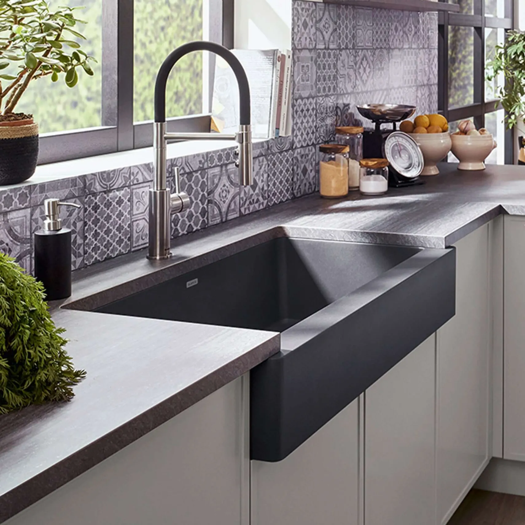 Blanco Vintera 30" Granite Composite Workstation Farmhouse Sink, Silgranit, Cinder, 526539