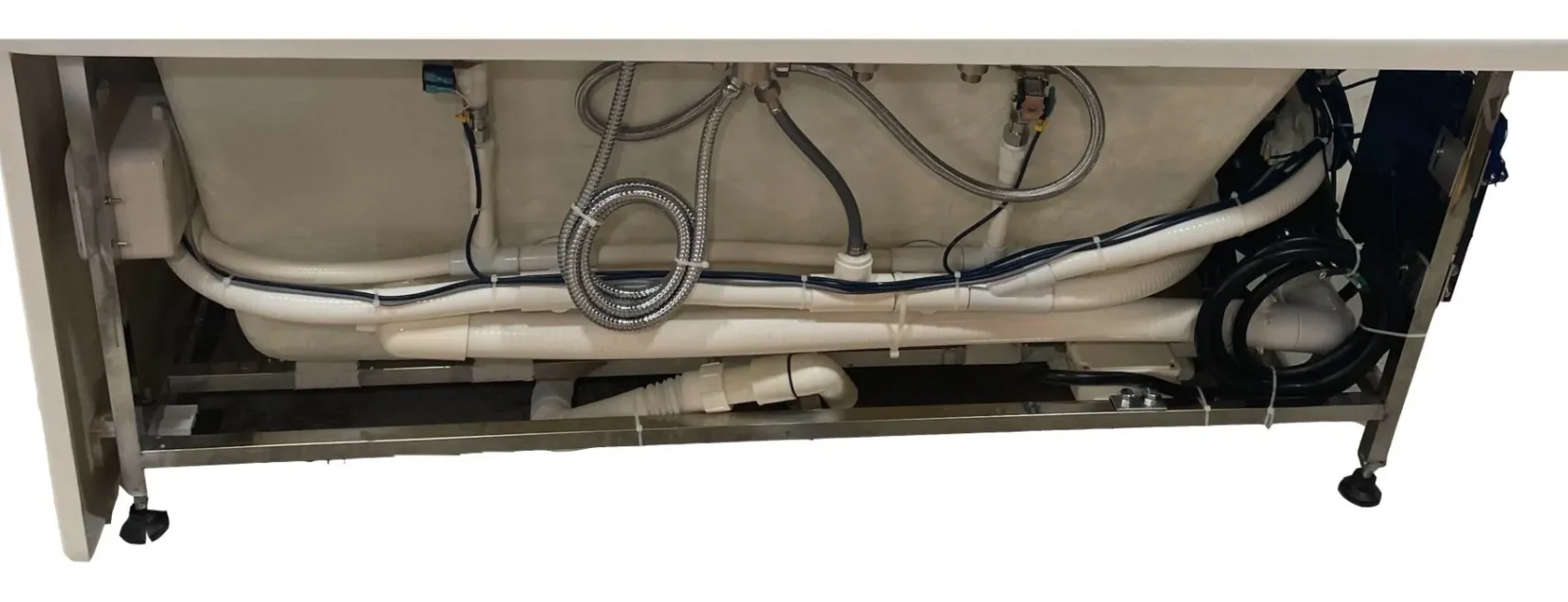 Eago 59" Acrylic Corner Rectangle Bathtub with Fixtures, White, AM154ETL-R5