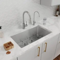 Elkay Crosstown 31" Undermount Stainless Steel Kitchen Sink Kit with Faucet, 16 Gauge, EFRU281610TFG