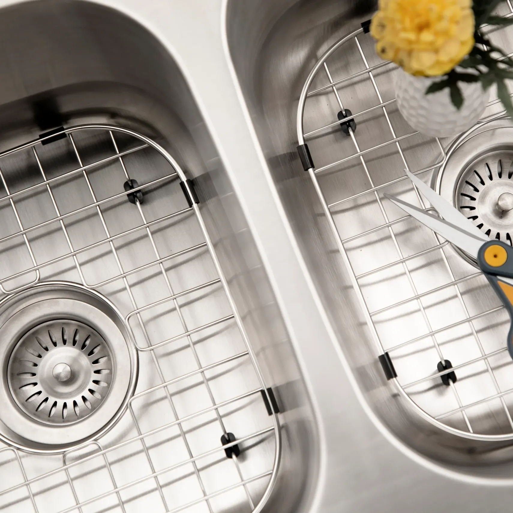 Houzer Eston 31 inch Stainless Steel Undermount 50/50 Double Bowl Kitchen Sink with Strainer & Grid - 18 Gauge, STD-2100-C