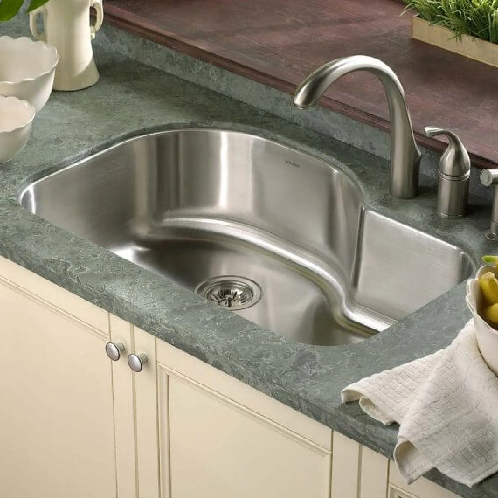 Houzer 32" Stainless Steel Undermount Gourmet Single Bowl Kitchen Sink, 18 Gauge, MH-3200-1