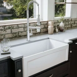 Karran Fireclay 33