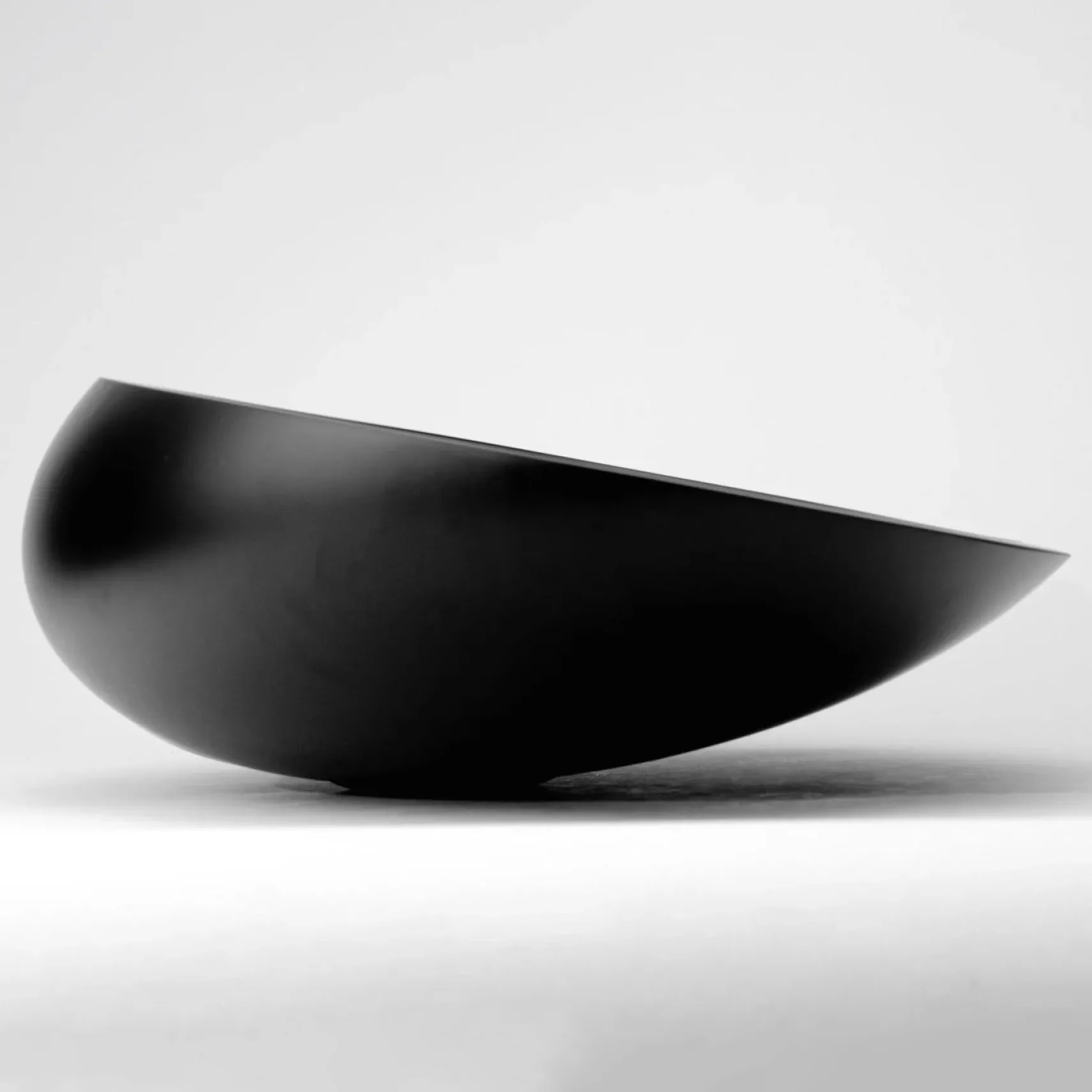 MaestroBath 14" Vetro Cigno Modern ADA Oval Bathroom Sink, Black, Resin and Glass, Matt Black, VET-CIO-BLK