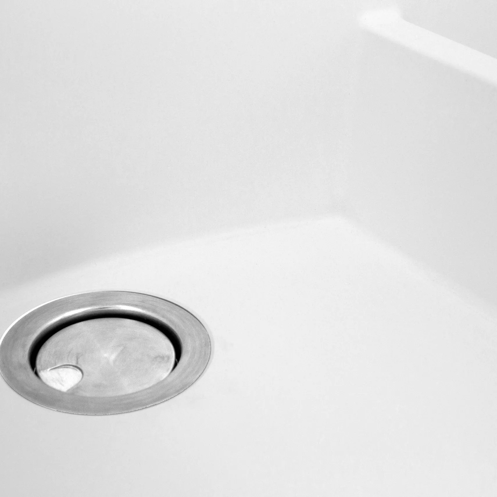 Nantucket Sinks Plymouth 33" Granite Composite Kitchen Sink, 60/40 Double Bowl, White, PR6040-W-UM