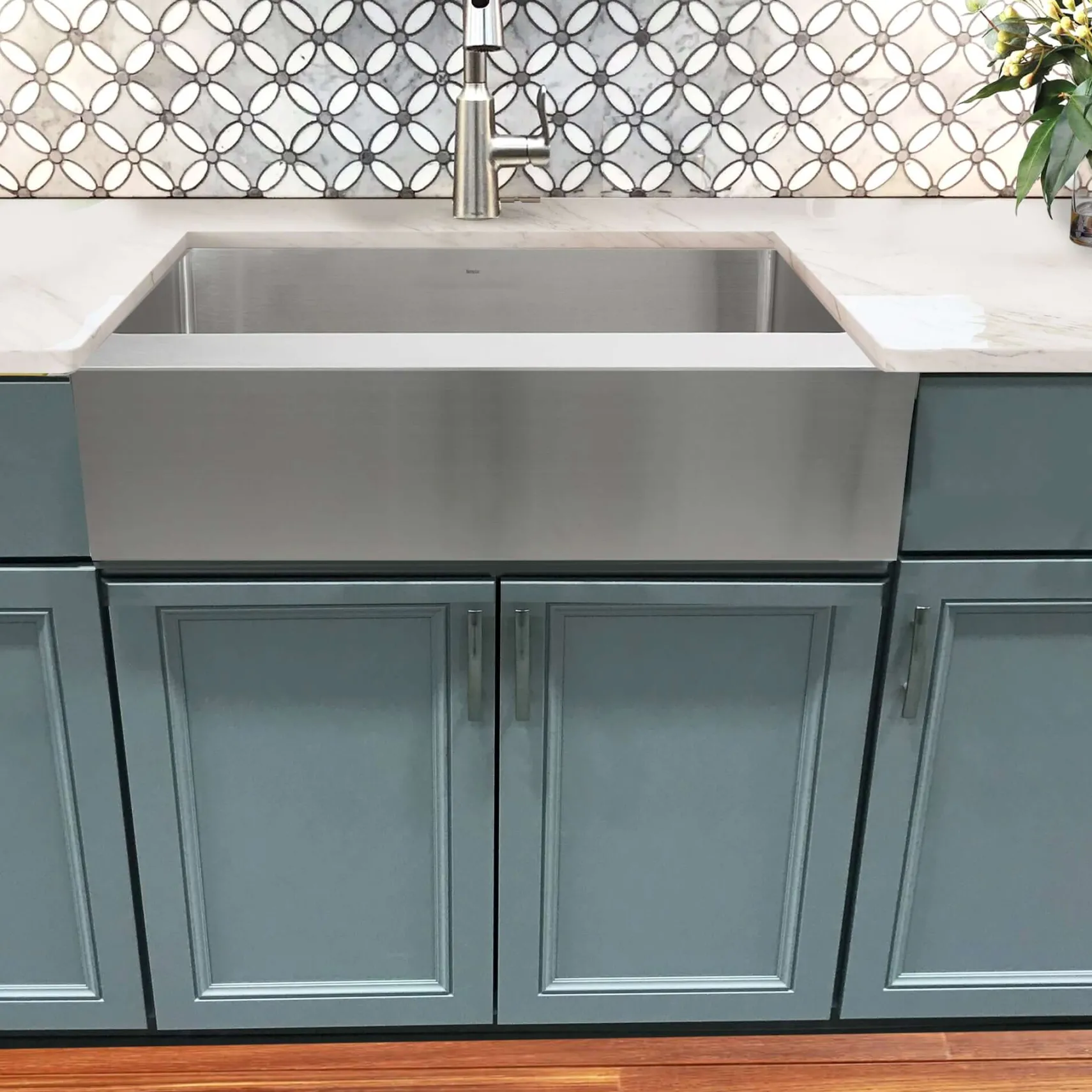 Nantucket Sinks Pro Series 33" 304 Stainless Steel Retrofit Farmhouse Sink with Accessories, EZApron33-9