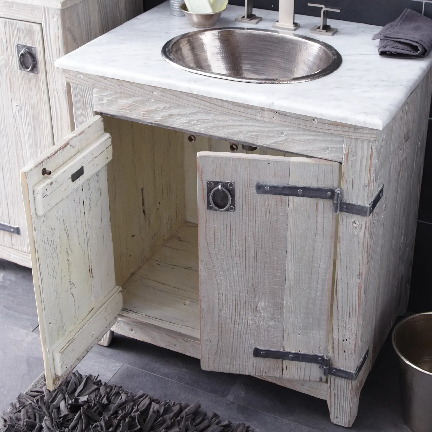 Native Trails 30" Americana Freestanding Vanity Base in Driftwood, VNB309