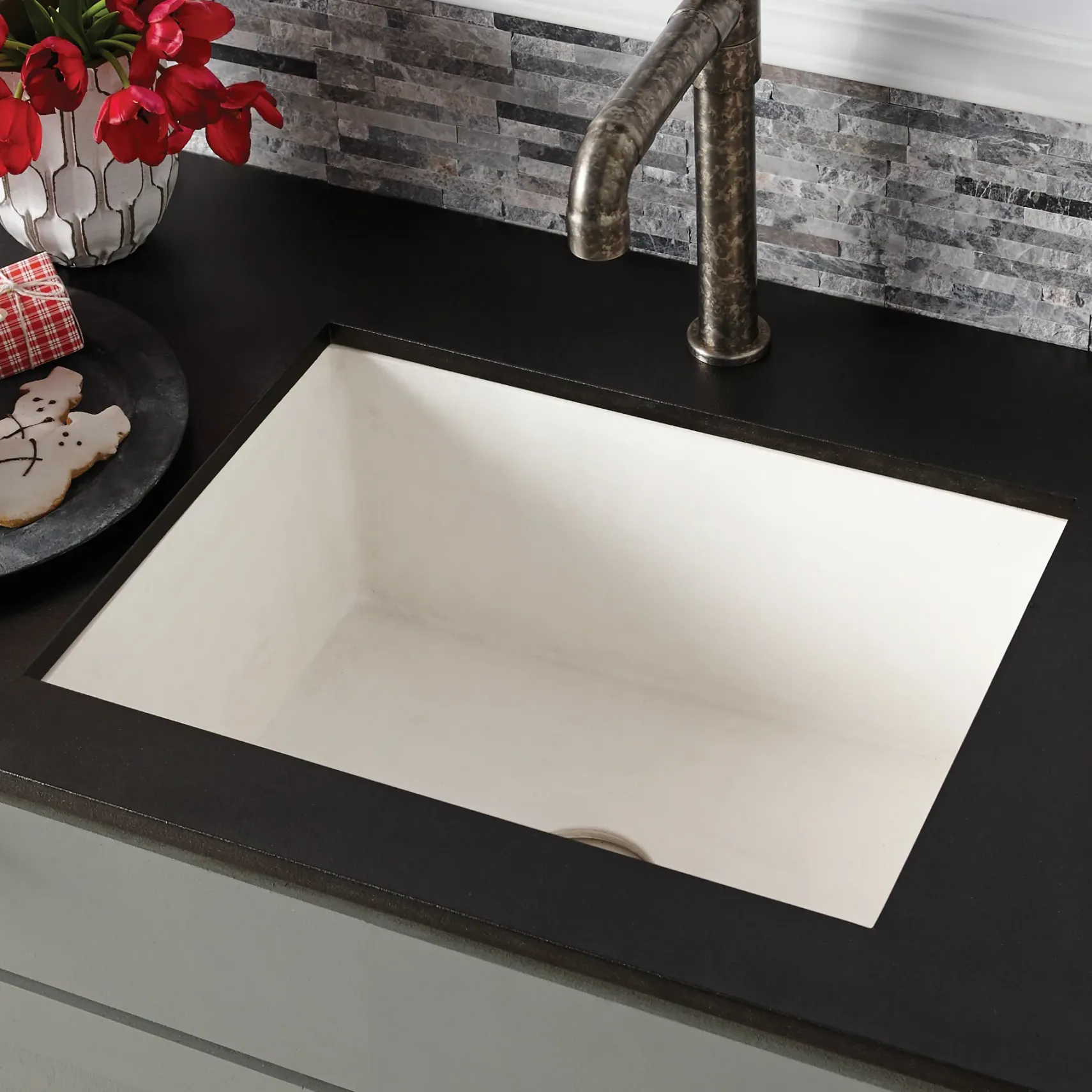 Native Trails 24" NativeStone Concrete Farmhouse Sink, Pearl, NSK2418-P
