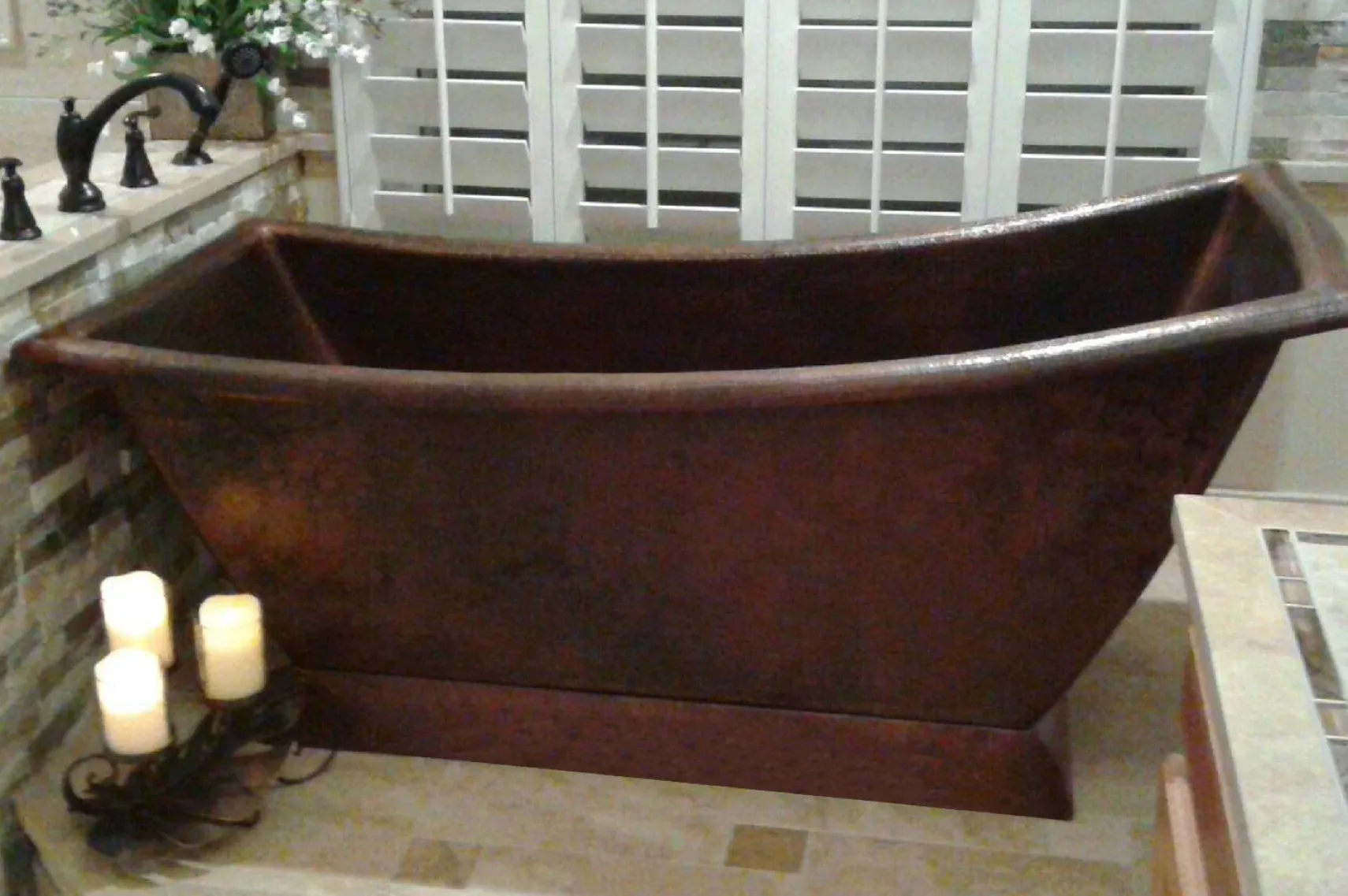 Premier Copper Products 67" Hammered Copper Canoa Single Slipper Bathtub, BTSC67DB