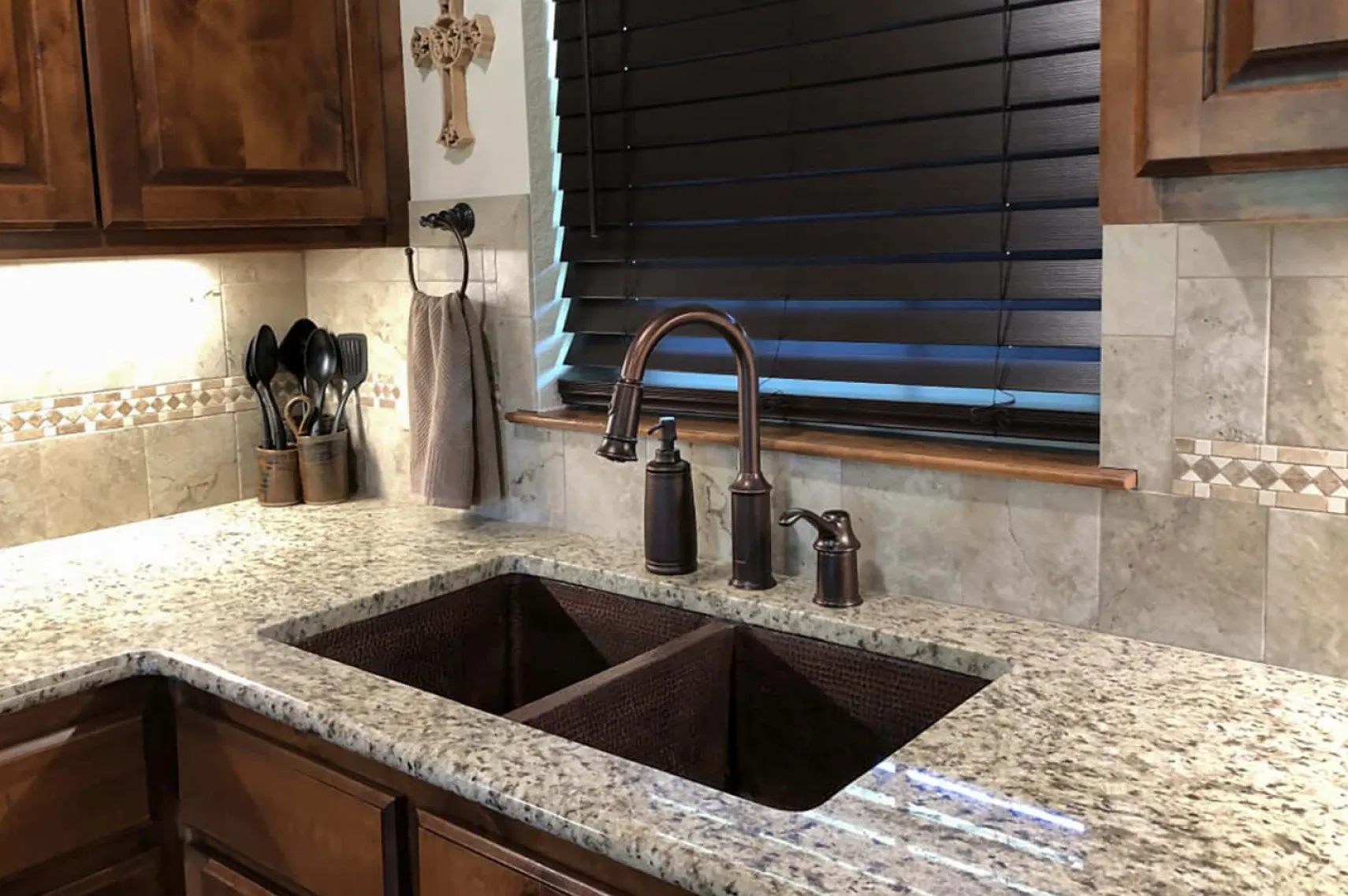 Premier Copper Products 33" Copper Kitchen Sink, 50/50 Double Bowl, Oil Rubbed Bronze, K50DB33199
