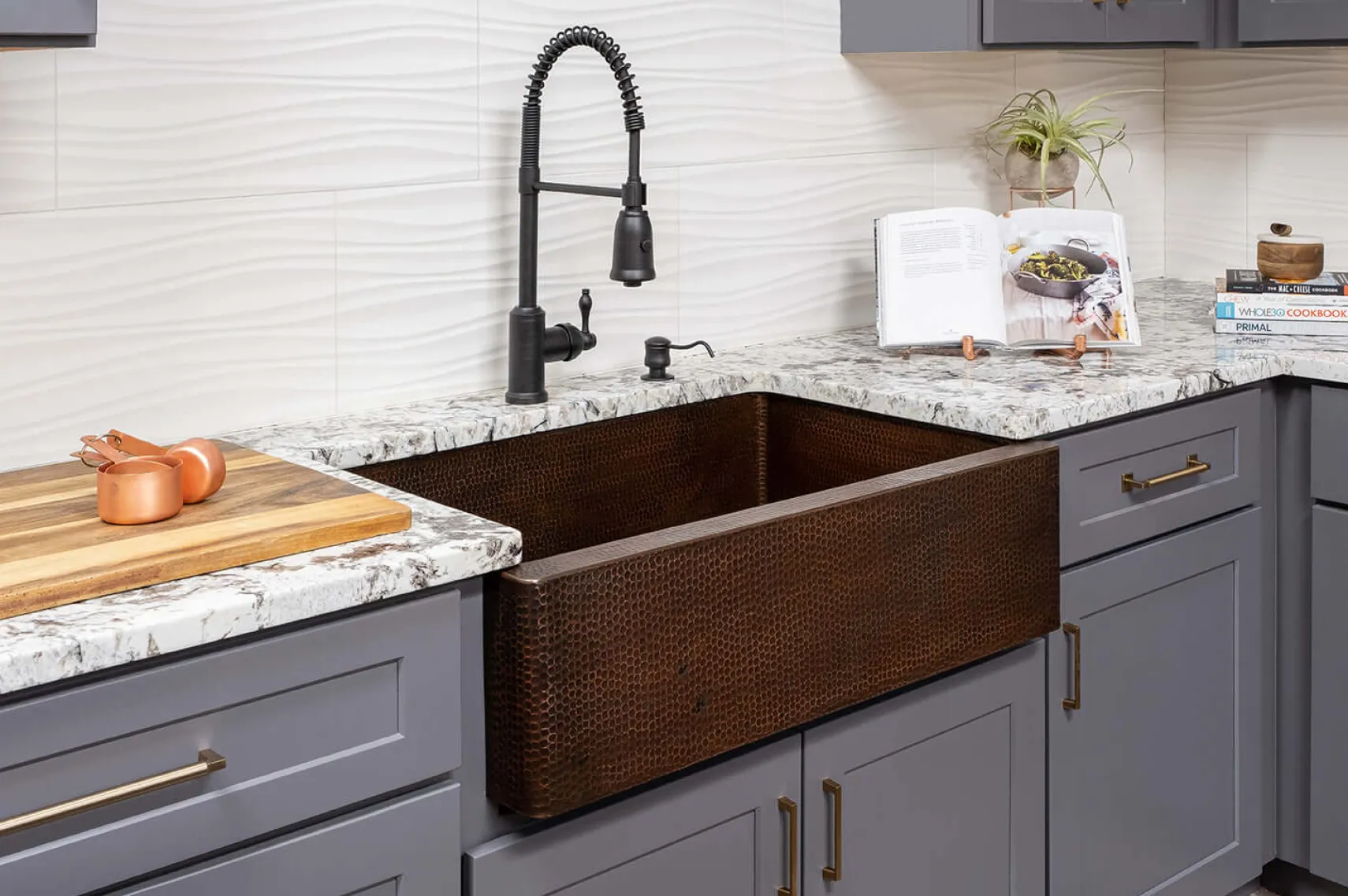 Premier Copper Products 33" Copper Farmhouse Sink, Oil Rubbed Bronze, KASDB33229