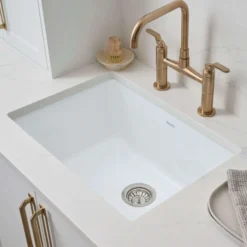 Ruvati Fiamma 30" Undermount Fireclay Kitchen Sink, White, RVL3030WH