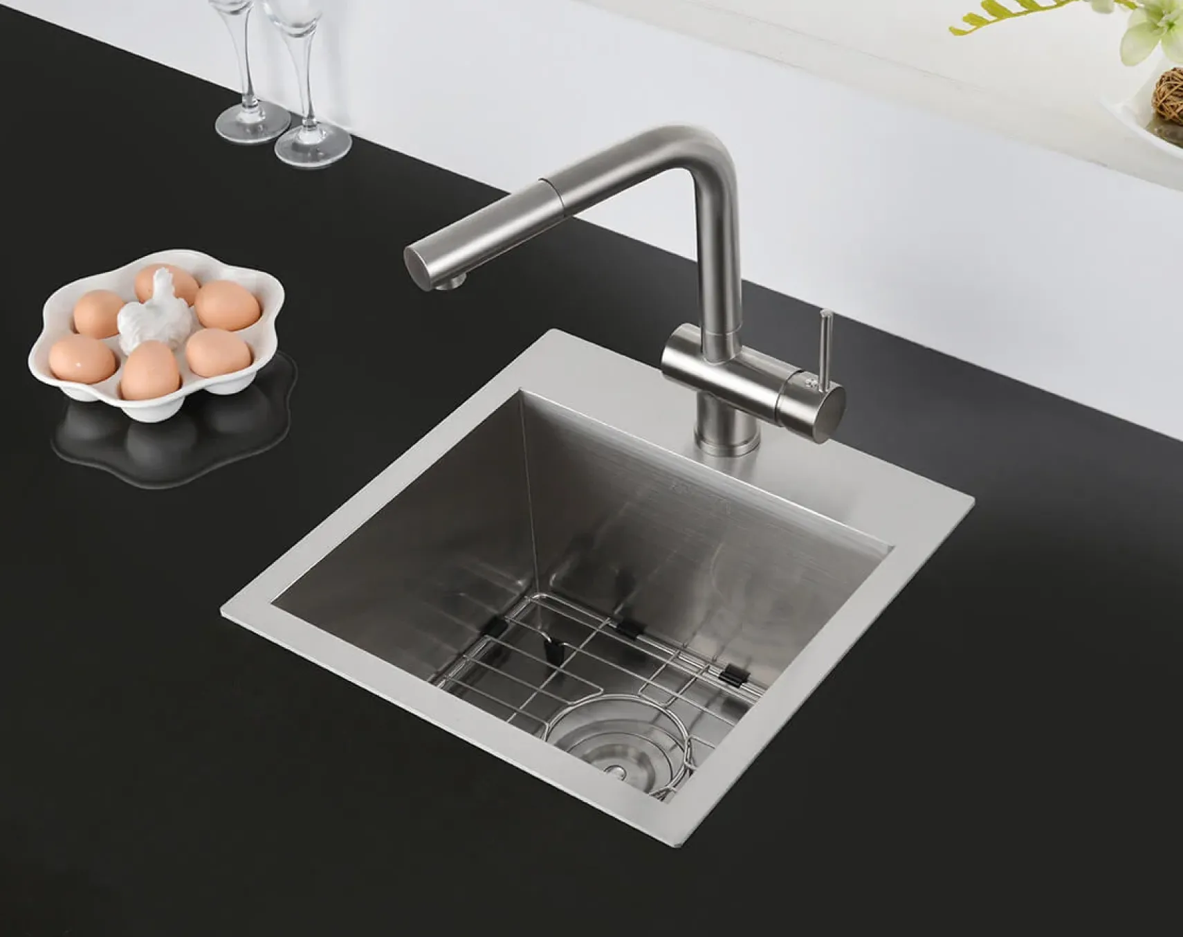 Ruvati Tirana 18" Square Stainless Steel Bar/Prep Sink, 16 Gauge, RVH8118