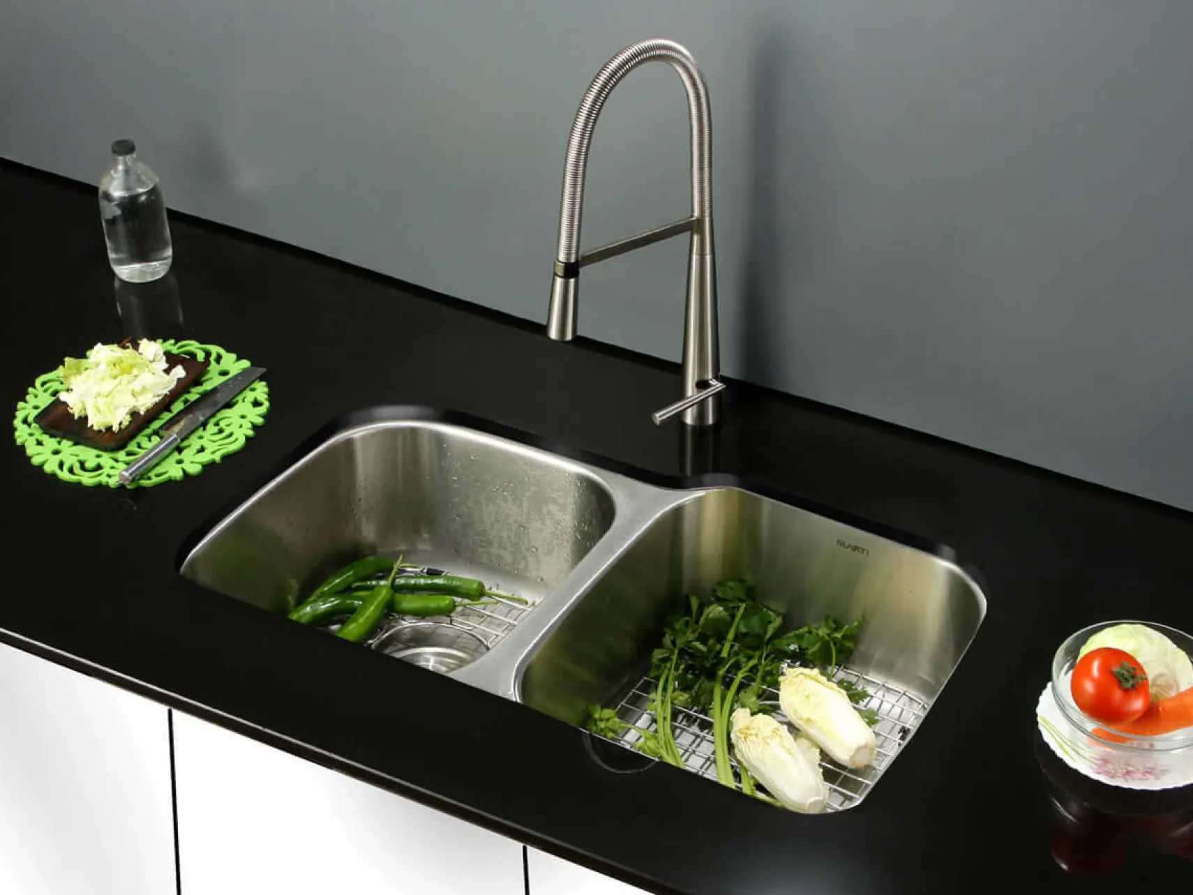 Ruvati Parmi 32" Undermount Stainless Steel Kitchen Sink, 40/60 Double Bowl, 16 Gauge, RVM4315