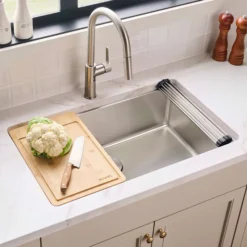 Ruvati Renaro 31" Undermount Stainless Steel Workstation Kitchen Sink, RVM5231