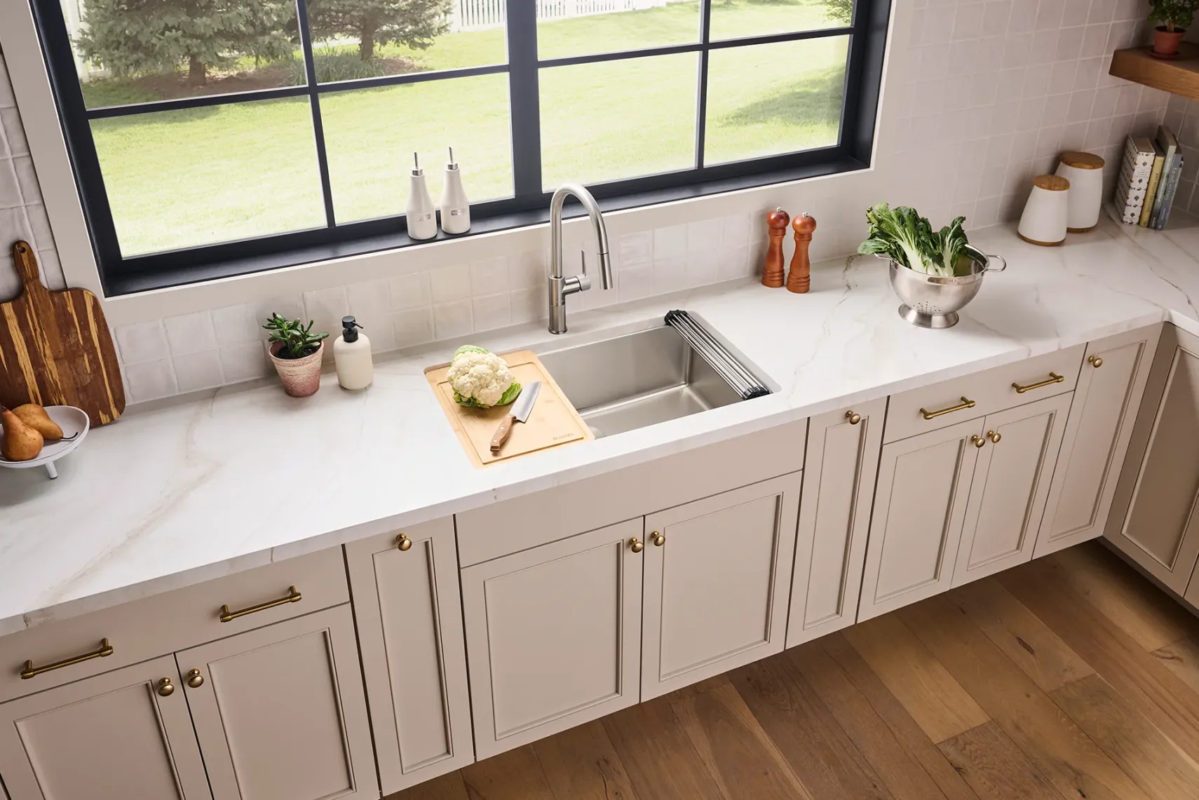 Ruvati Renaro 31" Undermount Stainless Steel Workstation Kitchen Sink, RVM5231