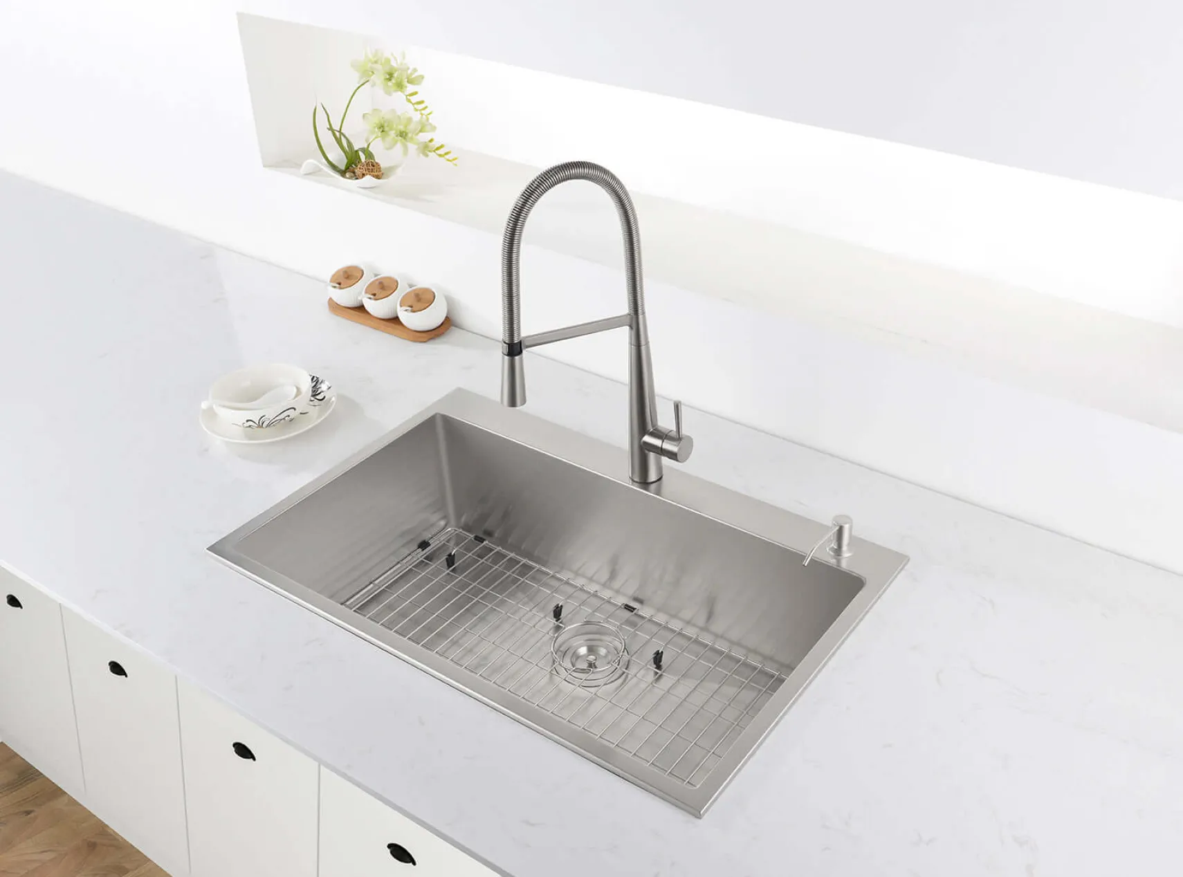 Ruvati Tirana Pro 33" Stainless Steel Kitchen Sink, 16 Gauge, Rounded Corners, RVH8005